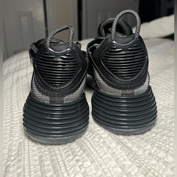 NWOB‼️- NIKE AIR MAX 2090 Running Sneakers (Black/Grey/White) -M 8.5 / W 9.5 - Picture 10 of 15